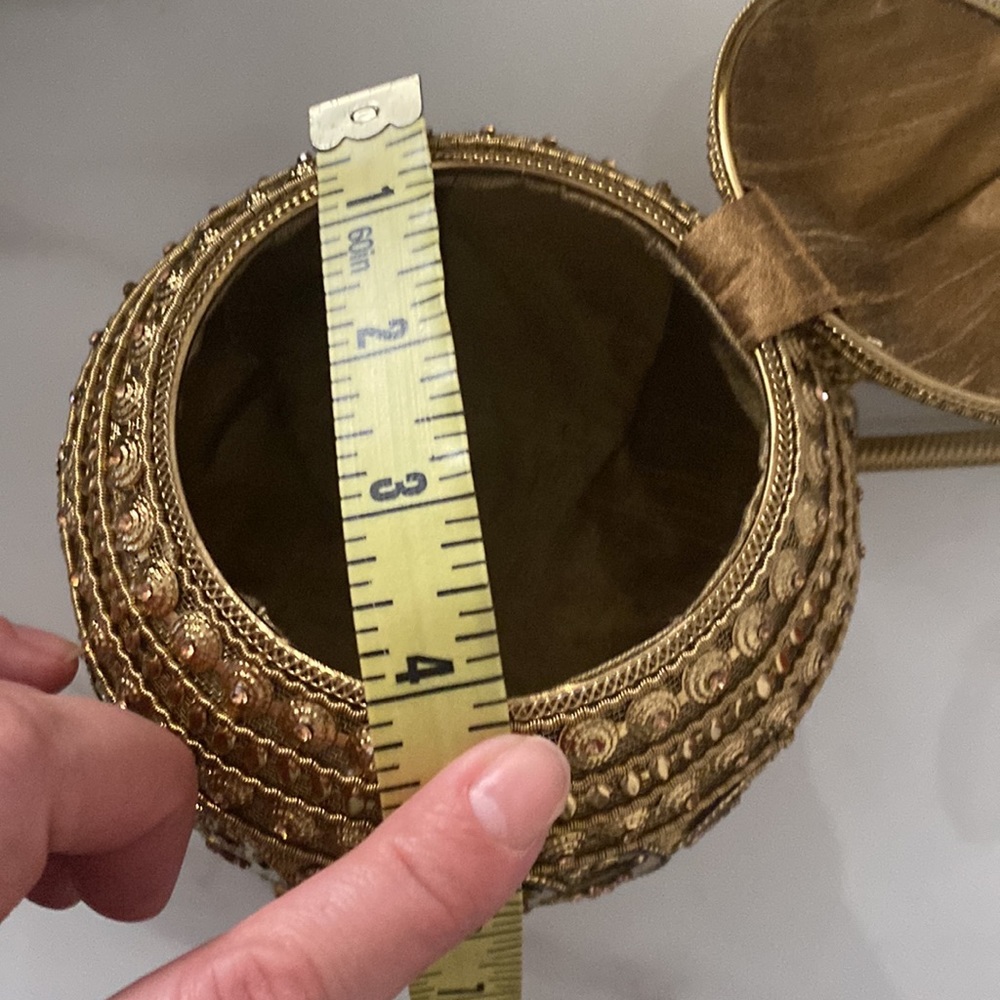One of a Kind ball shaped purse - Picture 11 of 12
